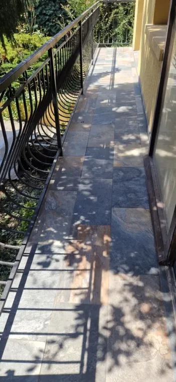 Rénovation d'un balcon extérieur à Saint-Priest , Val d'Oingt, ASV Carrelage